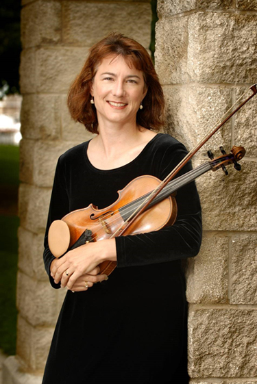 Image of Jeune femme adulte avec violon, Chicago, Illinois, États