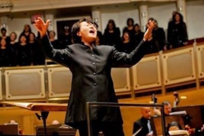 Mei-Ann Chen conducts at Sinfonietta's annual Martin Luther King Jr. tribute concert in 2018.